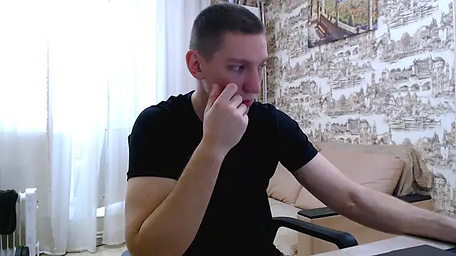 Snapshot of markbodrov chatting on 05.05.26 markbodrov online show from 05.05.26