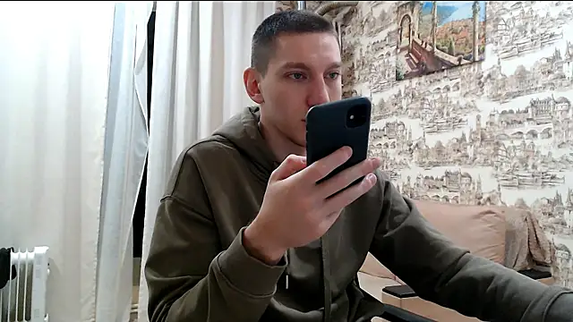 Snapshot of markbodrov chatting on 05.27.26 markbodrov online show from 05.27.26