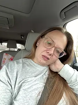 lickablelynn87 online show from 02.24.26