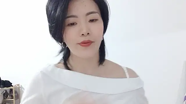 Snapshot of Nikishine chatting on 03.24.26 Nikishine online show from 03.24.26