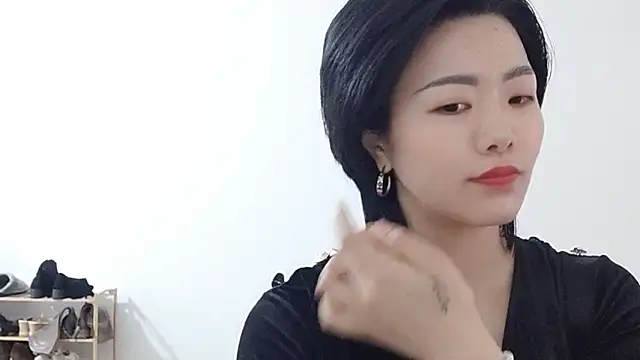 Snapshot of Nikishine chatting on 03.29.26 Nikishine online show from 03.29.26