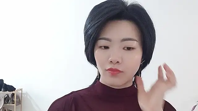 Snapshot of Nikishine chatting on 04.13.26 Nikishine online show from 04.13.26