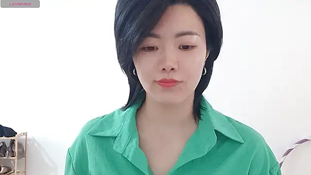 Snapshot of Nikishine chatting on 04.25.26 Nikishine online show from 04.25.26