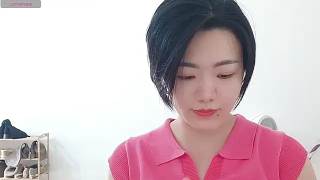 Snapshot of Nikishine chatting on 04.27.26 Nikishine online show from 04.27.26