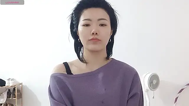 Snapshot of Nikishine chatting on 04.30.26 Nikishine online show from 04.30.26