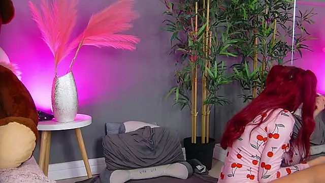 CrystalRedd online show from 04.03.26