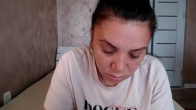 Snapshot of LorraGrey chatting on 07.14.26 LorraGrey online show from 07.14.26