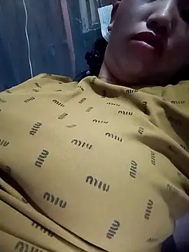 Snapshot of hot-luna- chatting on 04.13.26 hot-luna- online show from 04.13.26