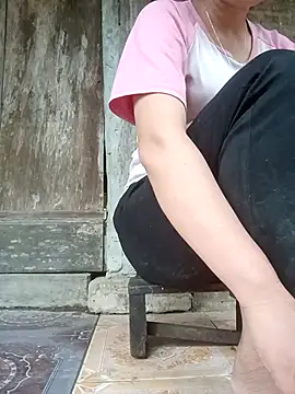 Snapshot of Momo-biki chatting on 07.19.26 Momo-biki online show from 07.19.26