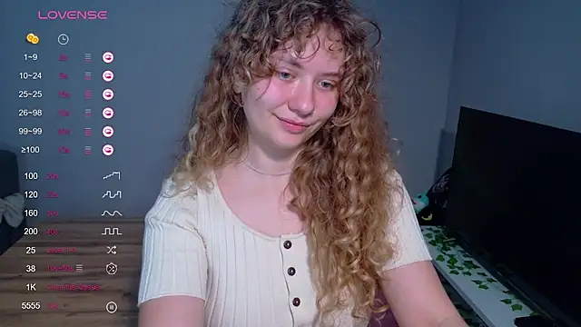 Snapshot of Milounee chatting on 06.01.26 Milounee online show from 06.01.26