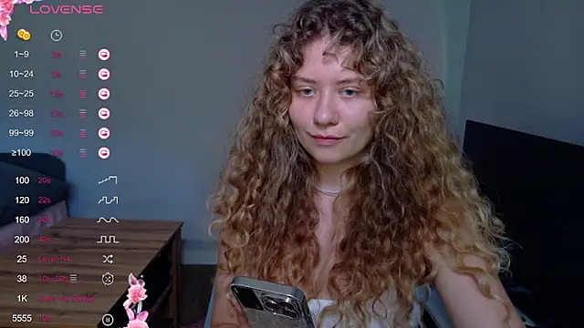 Snapshot of Milounee chatting on 07.01.26 Milounee online show from 07.01.26