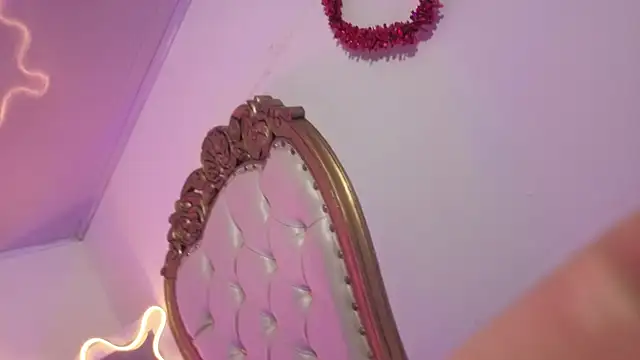 MILAH TAY online show from 02.13.26