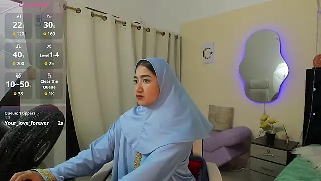 Snapshot of SamiraAwada chatting on 04.20.26 SamiraAwada online show from 04.20.26
