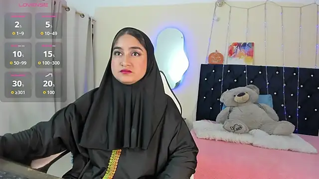 Snapshot of SamiraAwada chatting on 05.05.26 SamiraAwada online show from 05.05.26