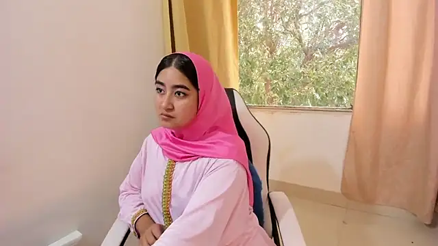 Snapshot of SamiraAwada chatting on 05.27.26 SamiraAwada online show from 05.27.26
