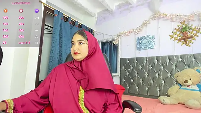 Snapshot of SamiraAwada chatting on 05.28.26 SamiraAwada online show from 05.28.26