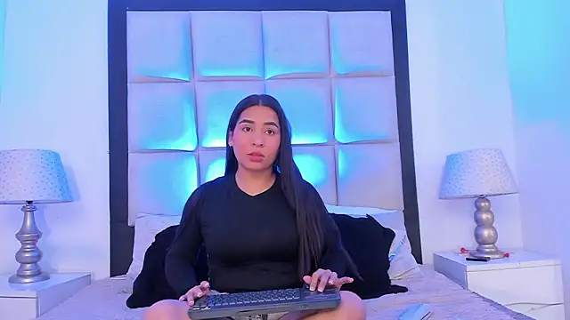 Snapshot of SussyFox chatting on 02.11.26 SussyFox online show from 02.11.26