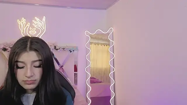 Snapshot of NEFTIS_TAY chatting on 02.25.26 NEFTIS TAY online show from 02.25.26