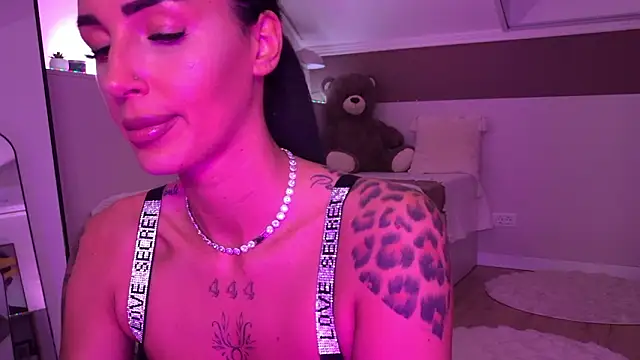 Snapshot of hayleybabe4 chatting on 02.16.26 hayleybabe4 online show from 02.16.26