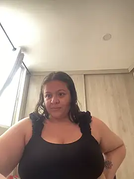 Snapshot of Martinna-28 chatting on 04.21.26 Martinna-28 online show from 04.21.26