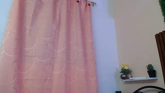 Snapshot of calimasalas2 chatting on 02.14.26 calimasalas2 online show from 02.14.26