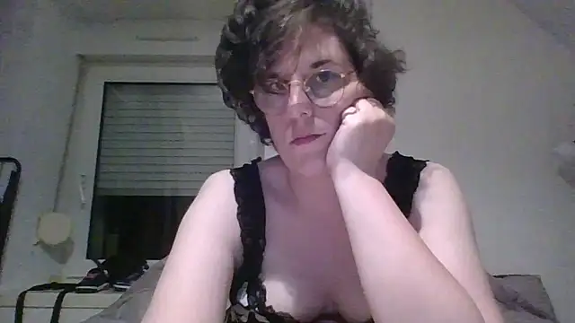 OIseauNoir88 online show from 04.18.26