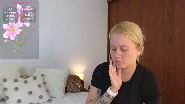 zoee  sweet online show from 04.14.26