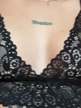 Snapshot of Lisacuatro20x chatting on 02.14.26 Lisacuatro20x online show from 02.14.26