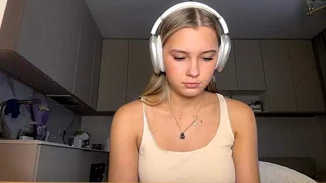 Snapshot of SeveralDip chatting on 02.27.26 SeveralDip online show from 02.27.26