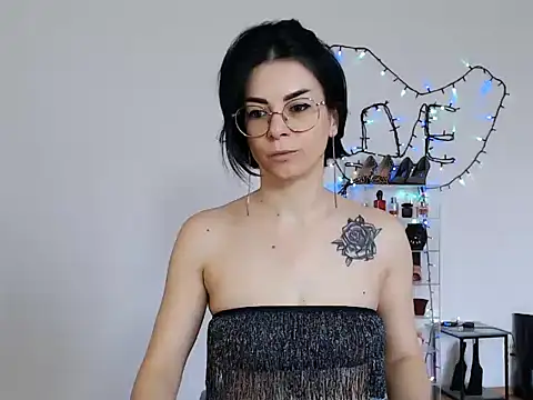 Snapshot of emacandy chatting on 03.25.26 emacandy online show from 03.25.26