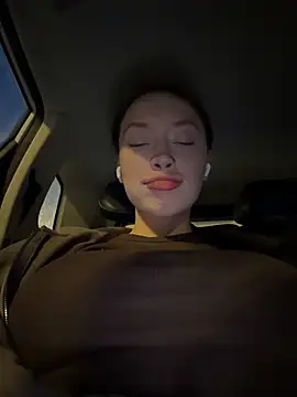 Snapshot of CityLynx chatting on 02.21.26 CityLynx online show from 02.21.26