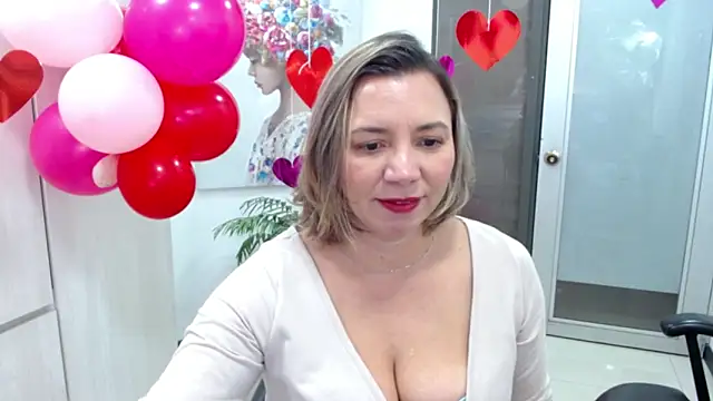 Snapshot of milfsecret69 chatting on 02.16.26 milfsecret69 online show from 02.16.26