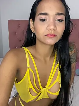 Snapshot of Maria_x_Alejandra chatting on 02.22.26 Maria x Alejandra online show from 02.22.26