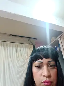 Snapshot of SabrinaColin chatting on 04.29.26 SabrinaColin online show from 04.29.26