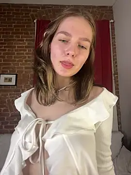 MyKittySayMeow online show from 04.04.26