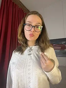 MyKittySayMeow online show from 04.12.26