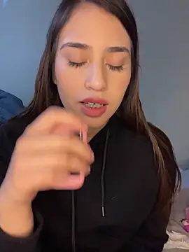 Snapshot of romyamo chatting on 02.14.26 romyamo online show from 02.14.26