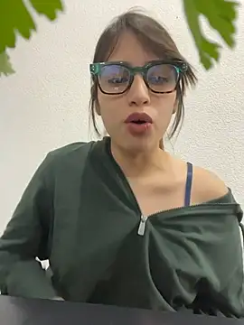 Snapshot of romyamo chatting on 02.17.26 romyamo online show from 02.17.26