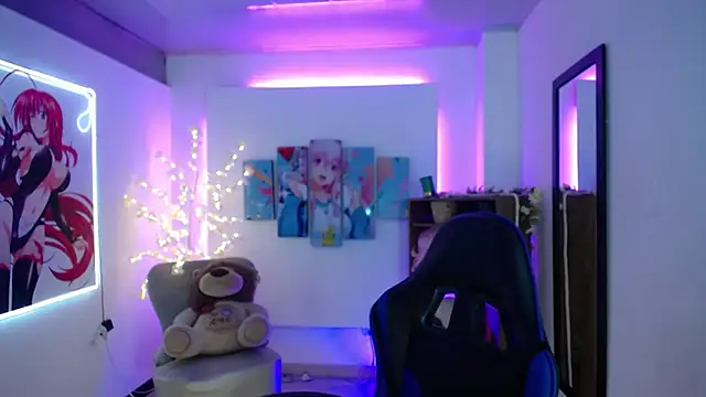 Snapshot of FIORELLA_L chatting on 03.18.26 FIORELLA L online show from 03.18.26