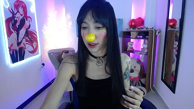 Snapshot of FIORELLA_L chatting on 04.06.26 FIORELLA L online show from 04.06.26