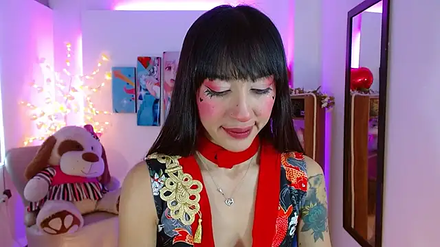 Snapshot of FIORELLA_L chatting on 04.13.26 FIORELLA L online show from 04.13.26