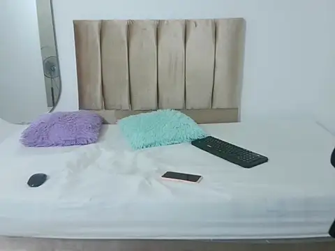 Snapshot of Yizz_laan chatting on 02.23.26 Yizz laan online show from 02.23.26