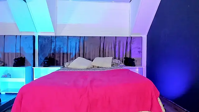 Flakiss 18 online show from 02.11.26