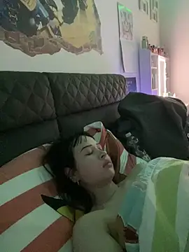 Just-Lilly online show from 04.04.26