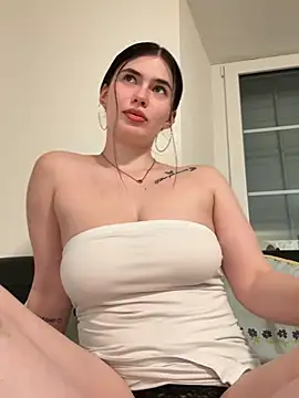 Evie-Moore online show from 02.24.26