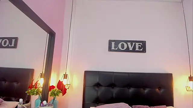 RousMature online show from 04.13.26