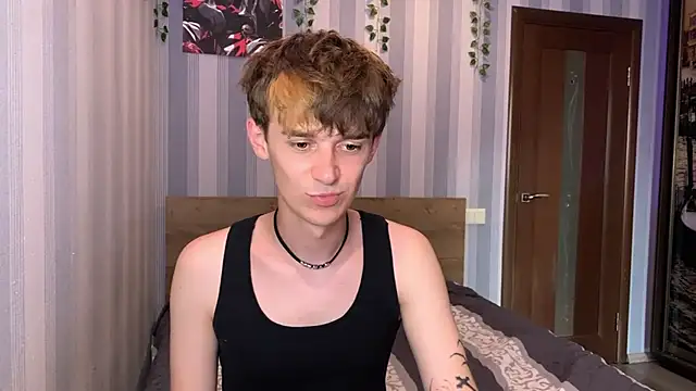 Snapshot of Sweet_Dude chatting on 06.24.26 Sweet Dude online show from 06.24.26