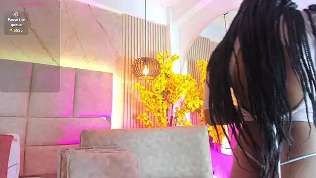 EmmaLovve online show from 04.05.26