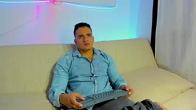 Snapshot of jhon_nicolas chatting on 03.01.26 jhon nicolas online show from 03.01.26