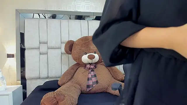 Snapshot of ValeryCooper18 chatting on 02.20.26 ValeryCooper18 online show from 02.20.26